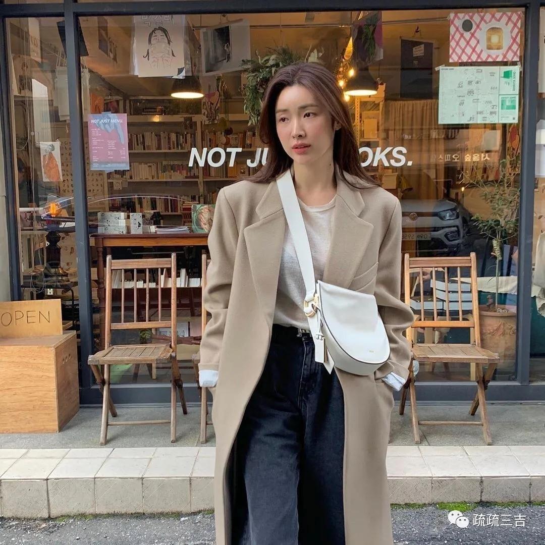 韩剧小女孩看上一款包,韩国小姐姐都背什么包包