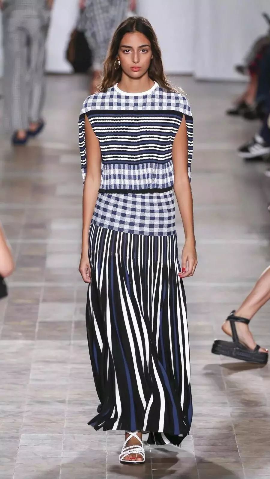 被疯狂吐槽的直男格纹，居然也有今天