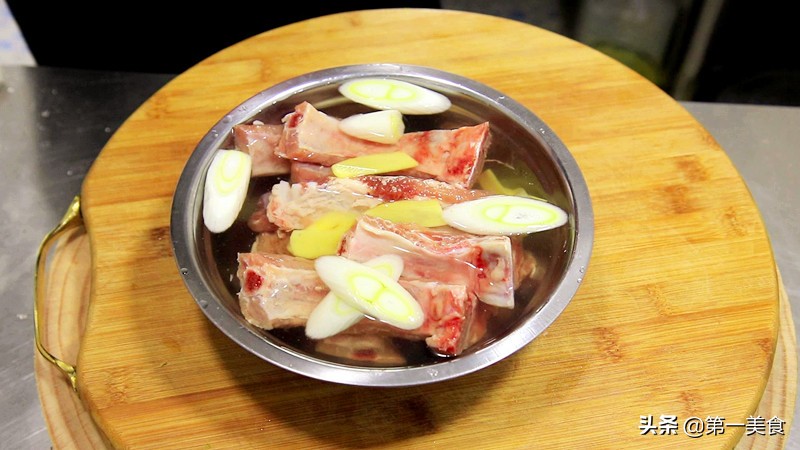 许鼎盛焦香排骨的做法,排骨最火的吃法