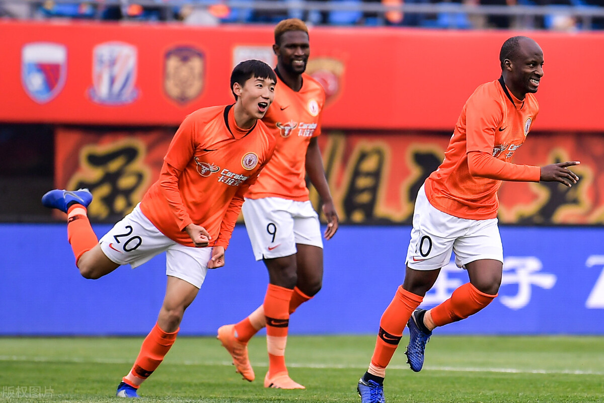 足球俱乐部缺乏职业化管理,足球俱乐部股权改革