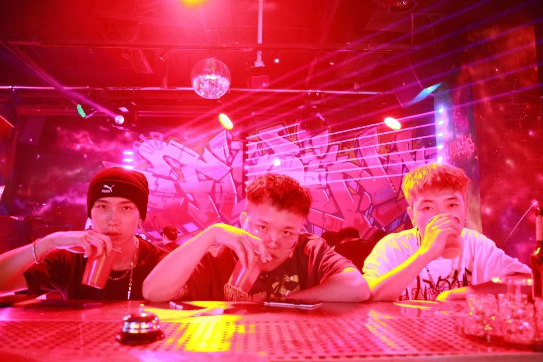 年轻时不愿将就,年轻时不将就