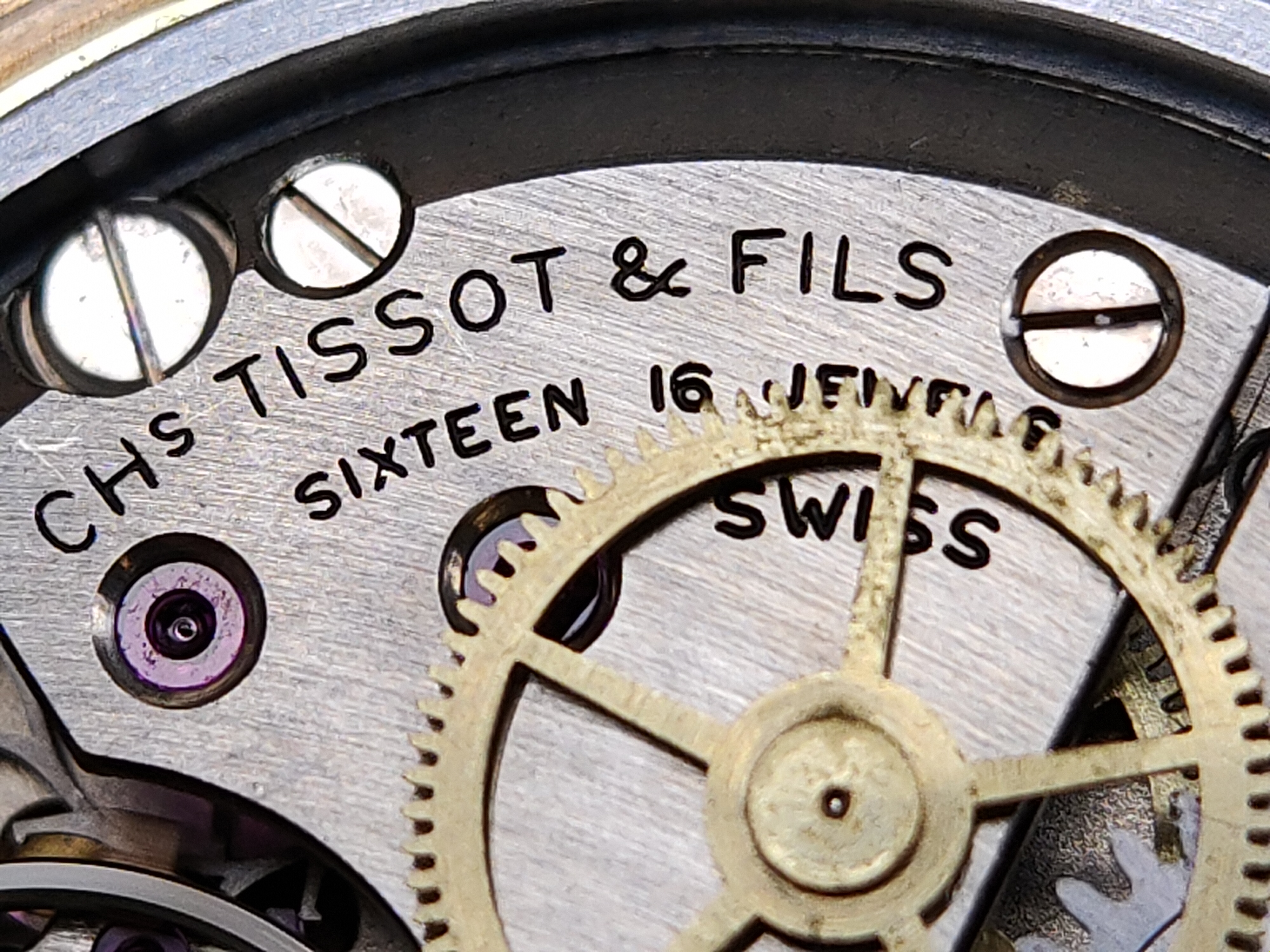 天梭哪款适合27岁男士,天梭哪个系列比较经典