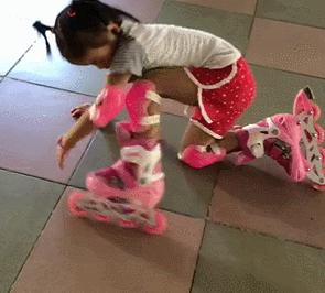 4岁孩子学滑冰总说累不好好学,女儿学溜冰说说