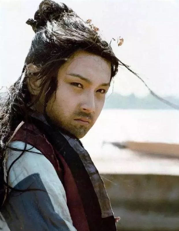 红楼梦贾宝玉人物解析1000字,红楼梦贾宝玉深度赏析解读