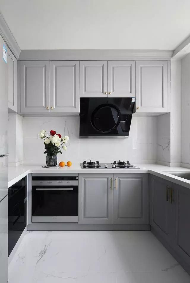 客厅沙发后面开个窗户,客厅沙发落地窗装修风格效果图