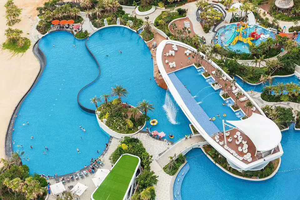 30平方米超大泳池,2000平无边泳池