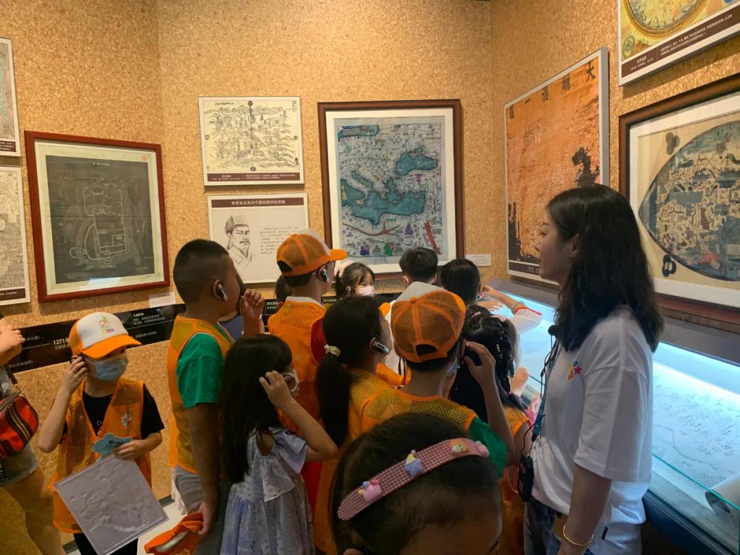 户外研学的小朋友,儿童3-12岁户外研学