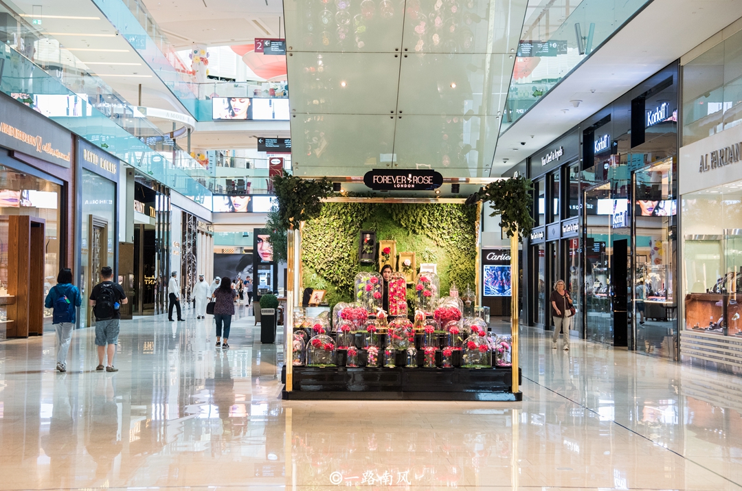 全球最大购物中心多少钱建的,全球最大的购物中心