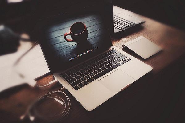 苹果电脑开机黑屏出现嘟嘟声,苹果电脑开不了机怎么办屏幕黑屏