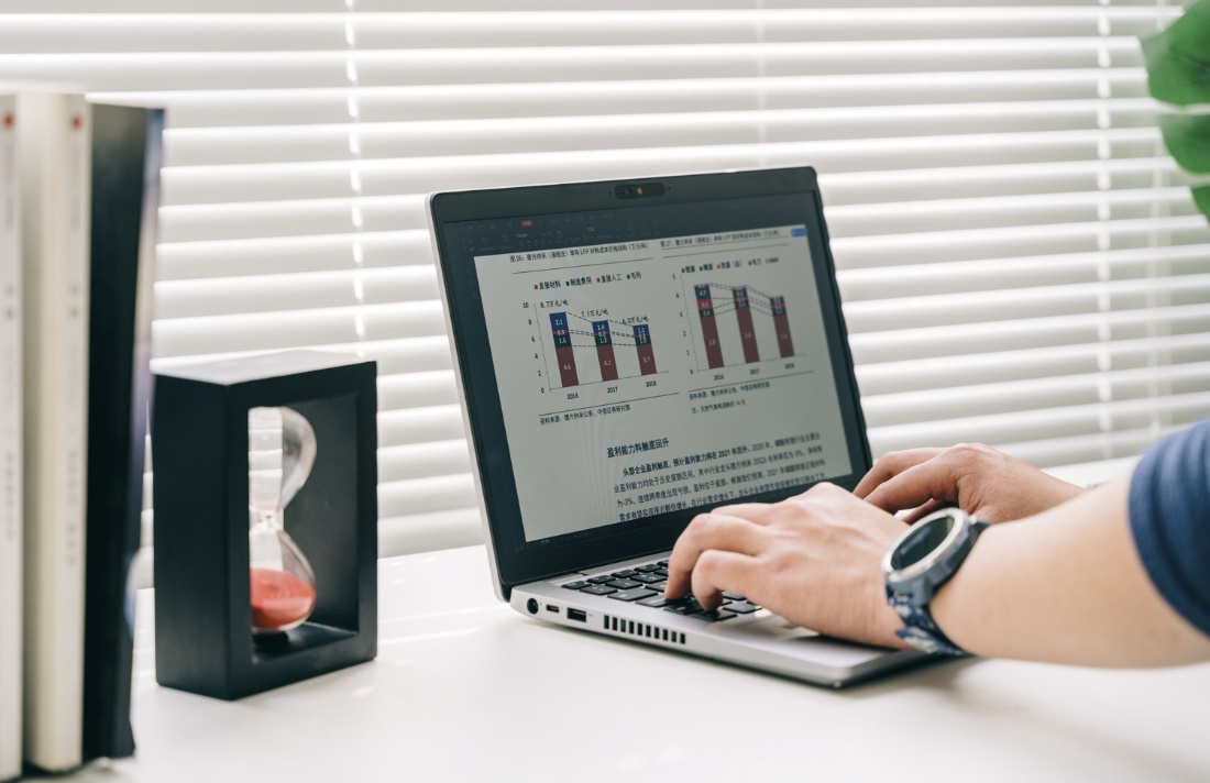 商务游戏两用笔记本性价比高,商务游戏两不误笔记本