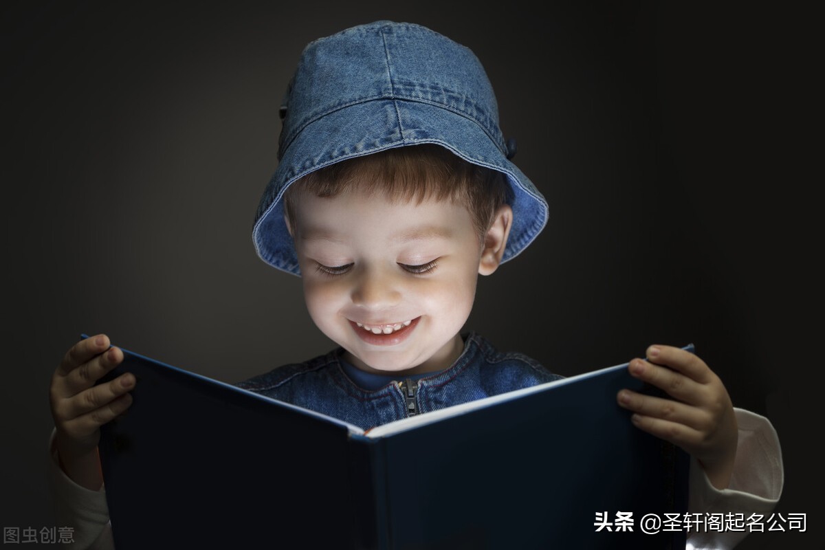 男宝宝小名铮铮,气宇轩昂的男宝宝名字