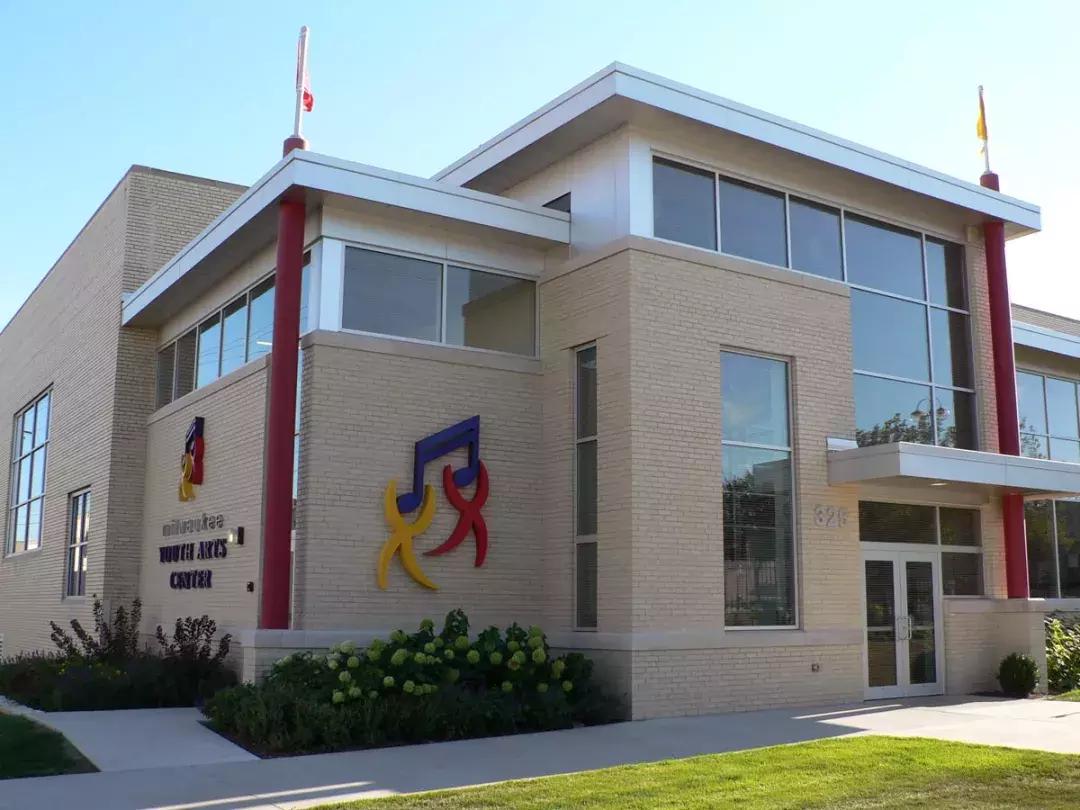 雄鹿这赛季一共穿过哪些球衣,雄鹿队的新赛季球衣