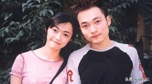 成名后爸爸去世，不婚却爱上小10岁女主播，“吕秀才”的跌宕人生