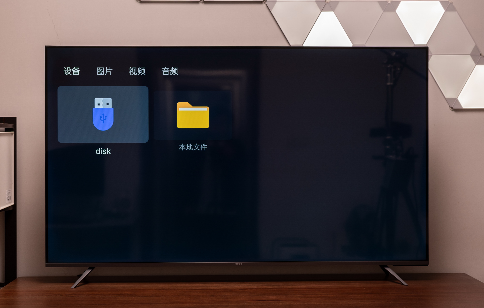 新电视装好之后要怎样才能开机,新电视到了怎么安装