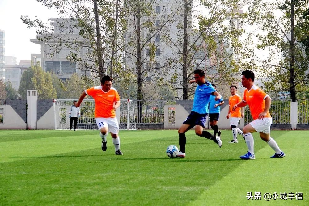 足球公益比赛上周,热爱足球的小伙伴们