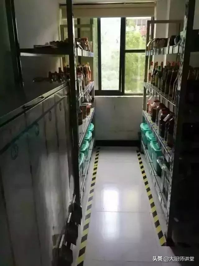 火爆全国的4D厨房到底是怎么样的？厨师长给你看看这些照片