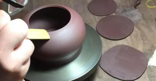 你手上的紫砂一厂老紫泥壶真假难辨？一厂老紫泥的这些特征要记住