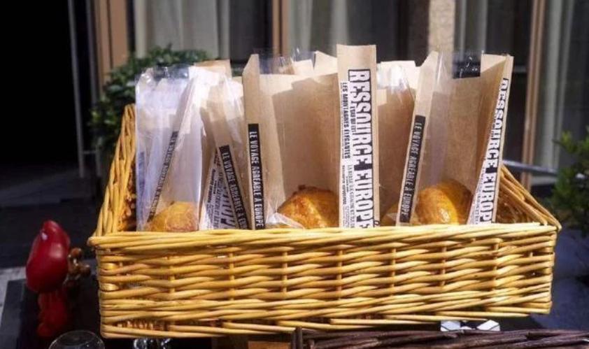 面包店卖过期面包怎么处理,为什么面包店的面包过期要扔掉