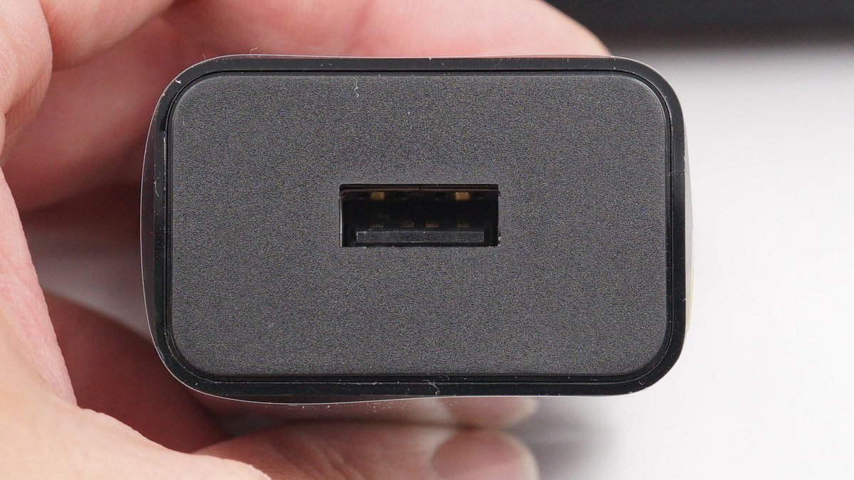 电钻拧三合一螺丝,微型手持小电钻拆解