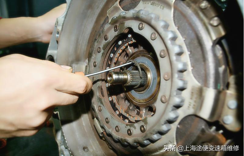 帕萨特双离合起步顿挫咔咔响,帕萨特干式双离合变速器叽叽响