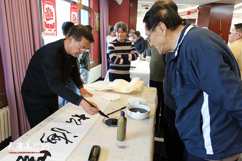 巨龙画院新春团拜活动在江泽福轩大饭店举行