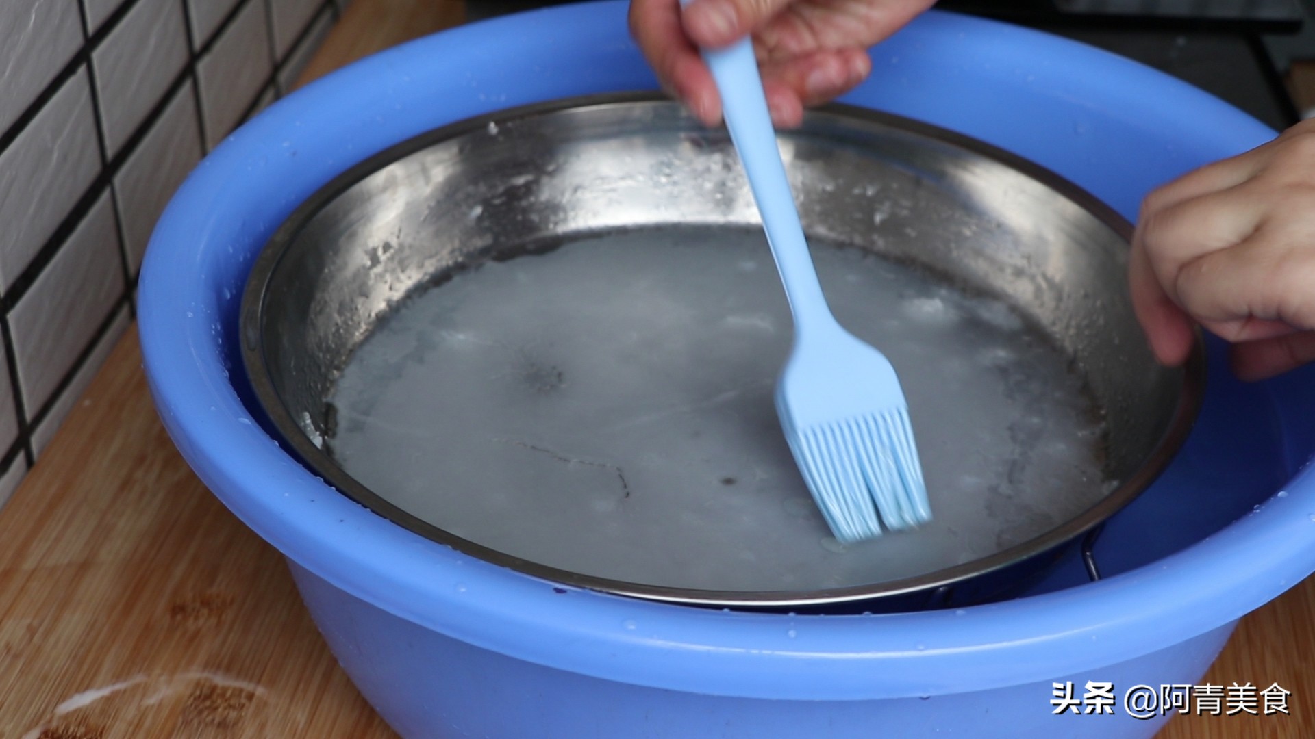 凉皮最简单快速做法不揉面不洗面,凉皮新做法不用洗面不用揉面