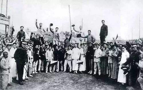 浜斿洓杩愬姩鐨勬浌闄嗙珷鏄皝,浜斿洓杩愬姩涓浌绔犻檰鎸囪皝