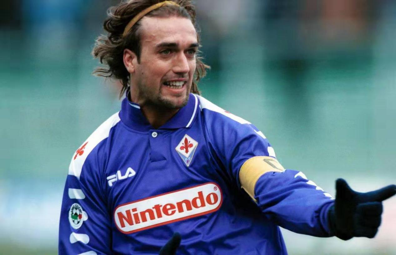 盘点世界足坛五大忠魂,罗马王子领衔,一城终老