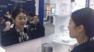 魔镜魔镜告诉我谁是世界上最美丽的女人英语,魔镜魔镜告诉我