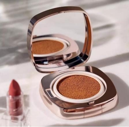 “全能型”粉底测评：芭比波朗成痘痘肌首选，阿玛尼竟没来凑热闹