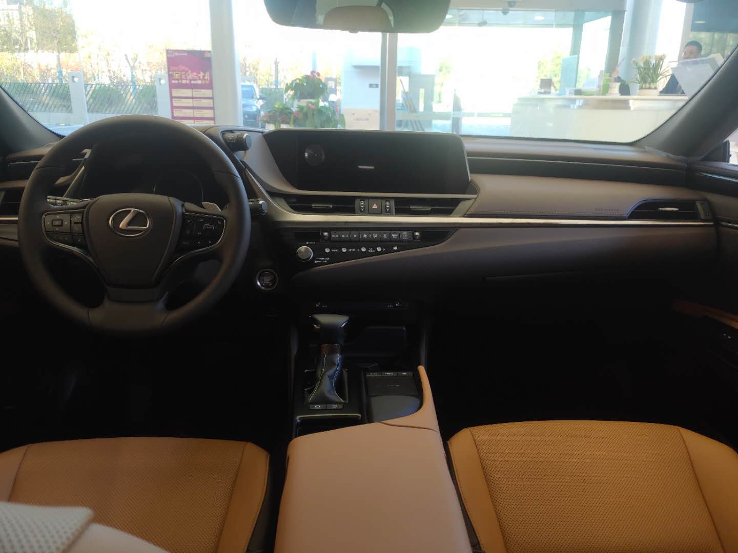 这才是豪车该有的样子,雷克萨斯es200可以做滴滴豪华车吗