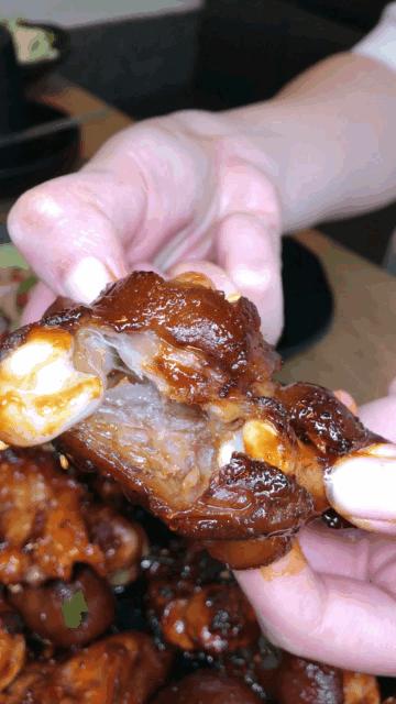 超好吃的烤大猪蹄子,长春最火的烤猪蹄