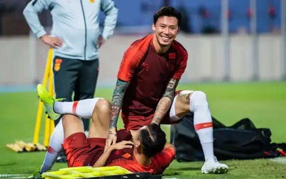 追问国足1:5惨败足球之夜,国足最新消息中国足球队