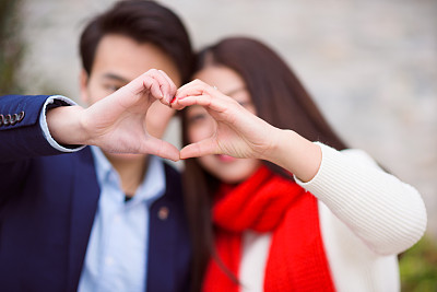 闺蜜知道男友出轨了,闺蜜男友劈腿求原谅