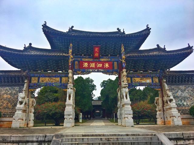 云南建水古城一座依然活着的古城,云南建水古城景点介绍