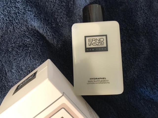 毛孔粗大收缩毛孔用什么爽肤水,皮肤干燥常熬夜用什么护肤品