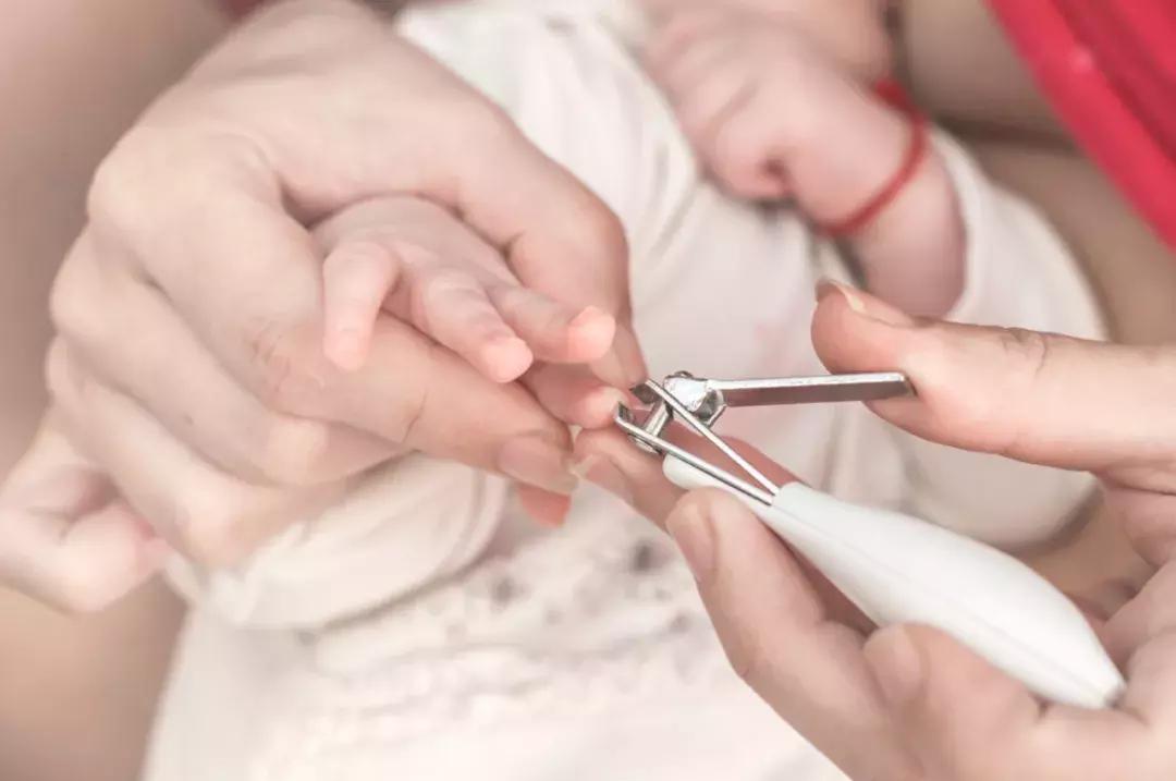 宝宝最容易脏的地方,宝宝身上这四个部位不宜过度清洗