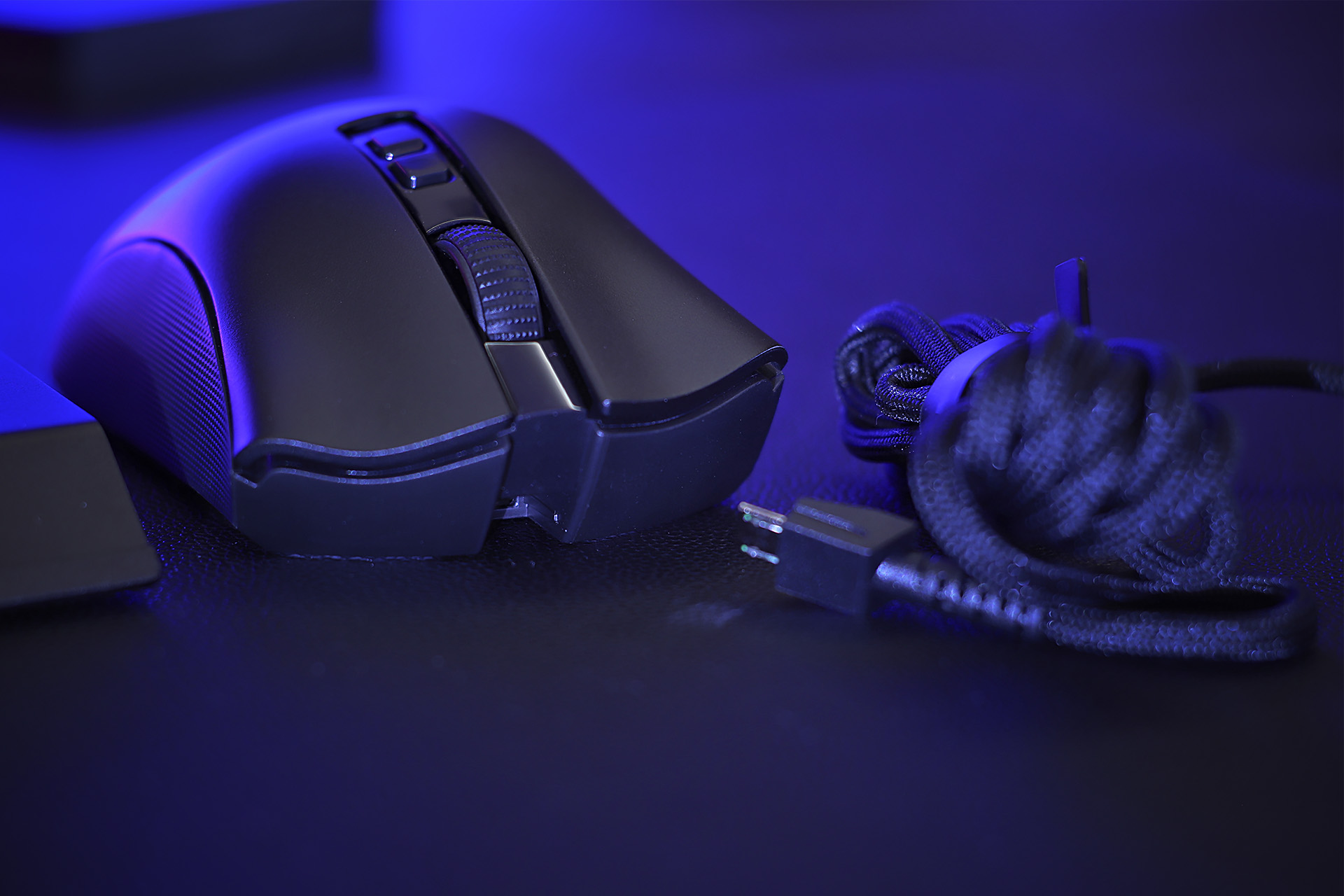 雷蛇无线入耳式游戏耳机电脑体验,雷蛇电竞耳机推荐头戴式蓝牙耳机