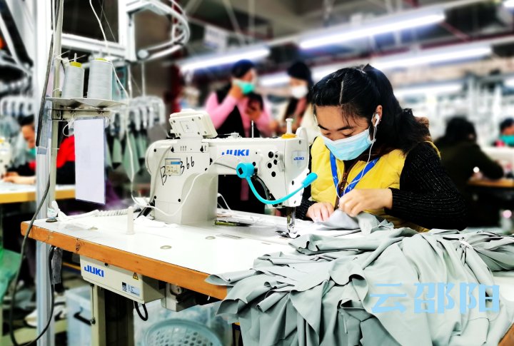 邵阳市圣达菲,湖南邵阳圣菲达服饰