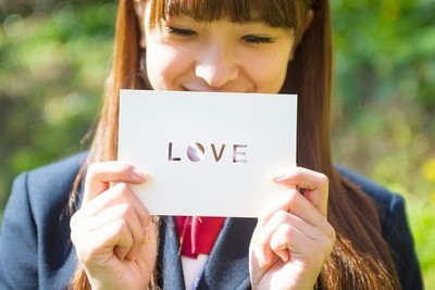 女孩要和男孩私奔家长该怎么办,20岁女孩跟男孩私奔怎么办