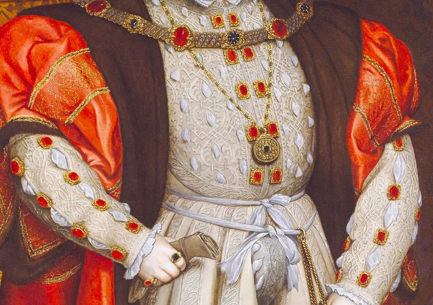 珍珠当牙签，红宝石镶圣经，还是Gucci和香奈儿的灵感缪斯