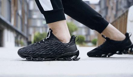 曾被称为运动鞋里程碑的刀锋鞋卷土重来，平替版仅需百元+