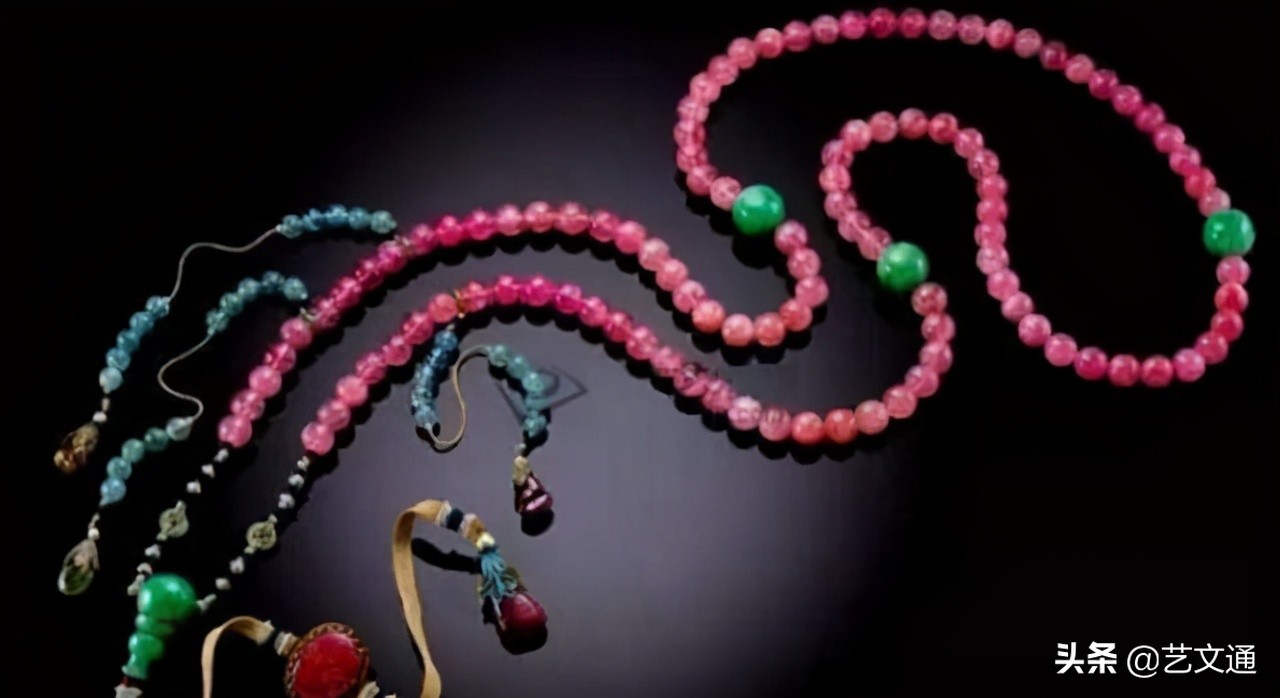 朝珠是朝廷发的吗,皇帝的朝珠值多少钱