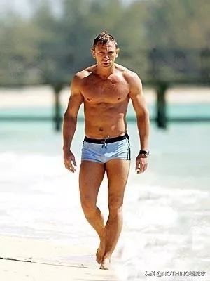 007詹姆斯邦德西装照片,詹姆斯邦德007红裙