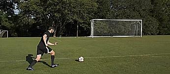 足球射门入门基础篇,足球射门技术由哪三个部分组成