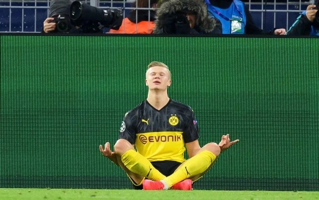 过气前锋哈兰德,哈兰德多特出局