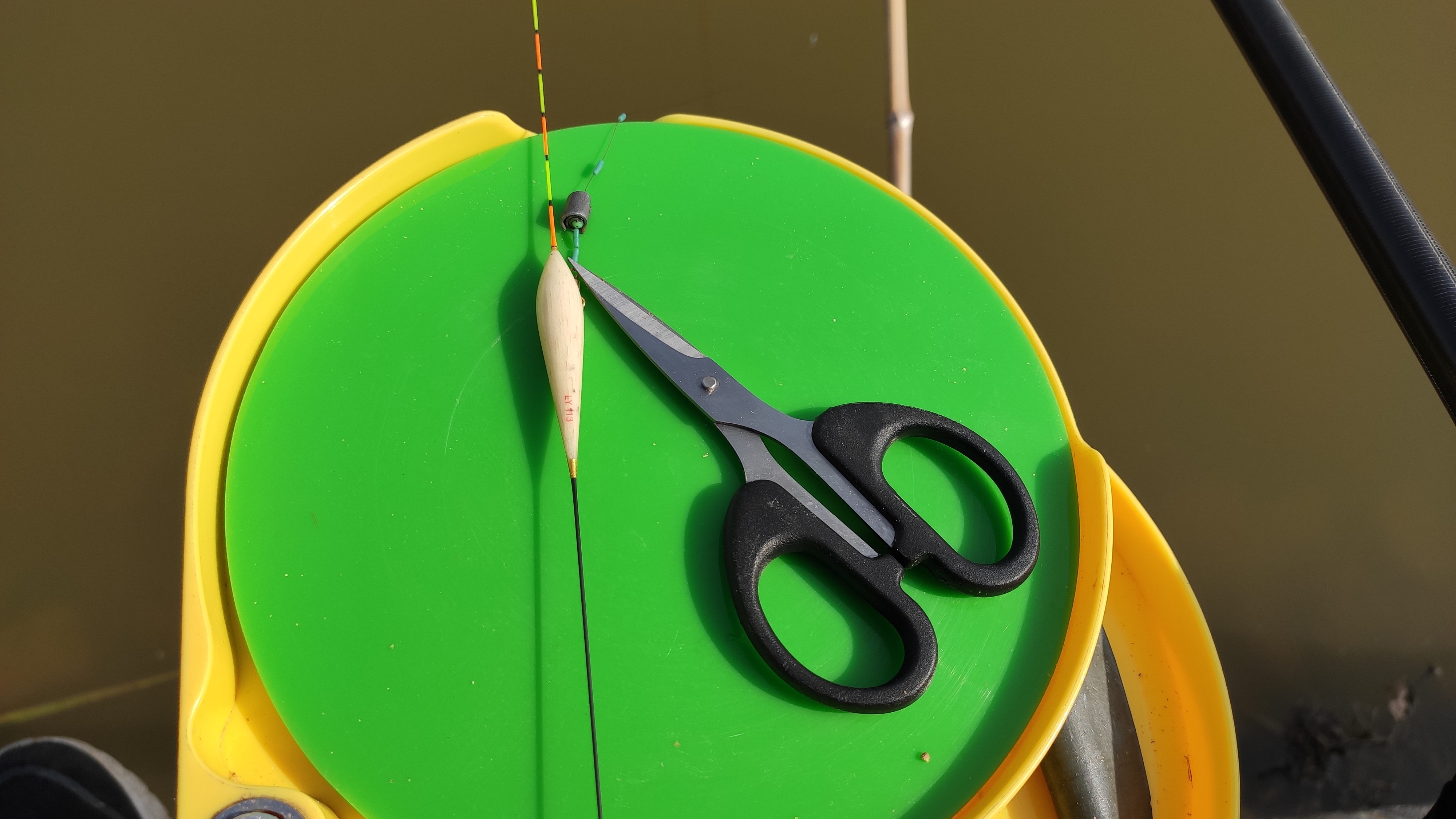 秋末初冬钓鲫鱼中午怎么突然停口,夏天鲫鱼钓着钓着停口怎么回事