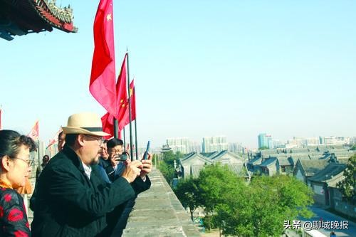 “没想到古城区这么热闹”！聊城行给海外华文媒体人留下深刻印象