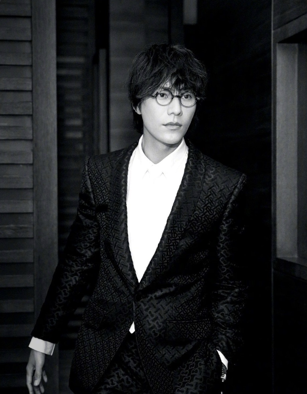 陈坤颓废文艺，43岁逆生长坤少年！《天盛》亏损5亿成耻辱被拉黑