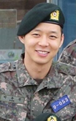 从天团退队后的演艺之路,朴有天承认吸毒原因了吗